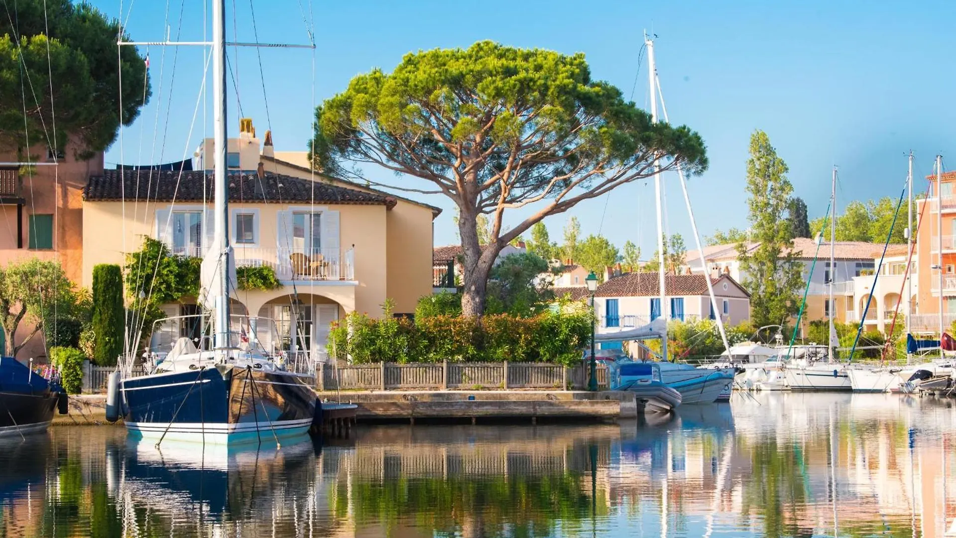 Fisherman House - 16M-Mooring And A Wonderful Panoramic Grimaud 0*,  Frankreich